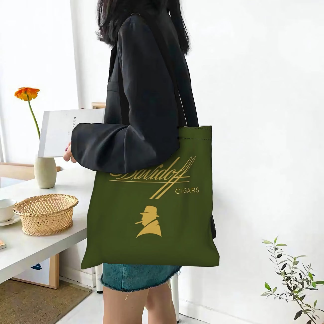 Tote bag